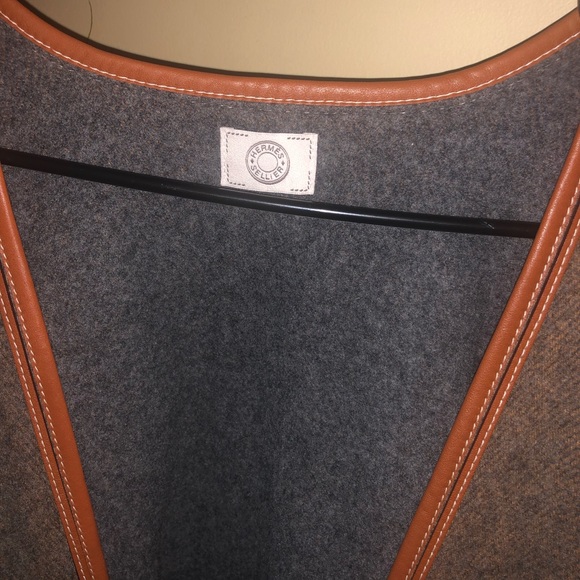 New AUTHENTIC HERMES limited edition Poncho - Picture 2 of 4